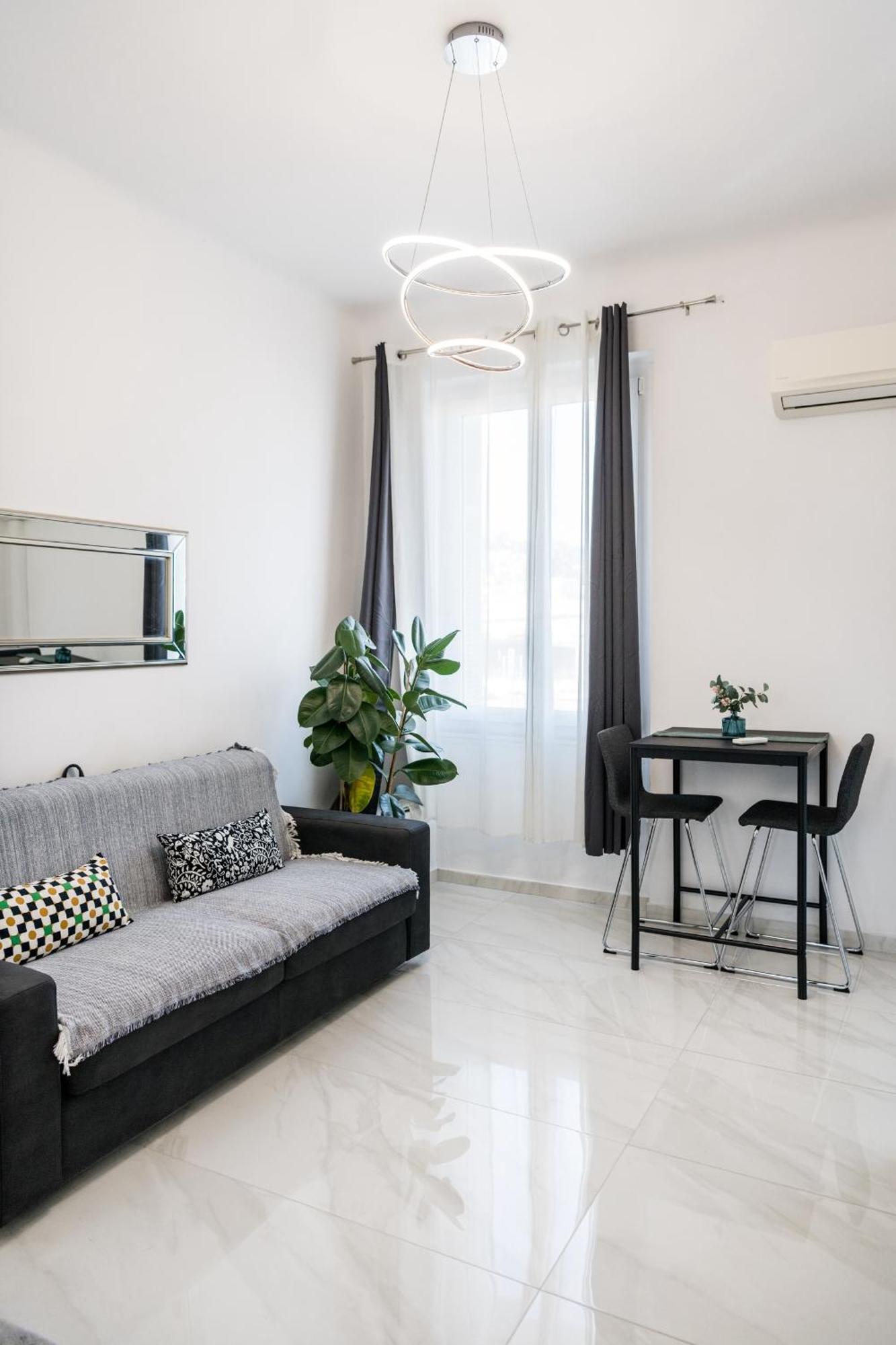 Appartement Stylish Modern Near Train Station